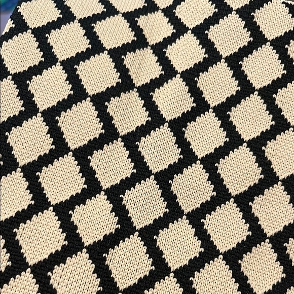 Chic Black and White Diamond Tote Hand  Bag - Picture 4 of 5